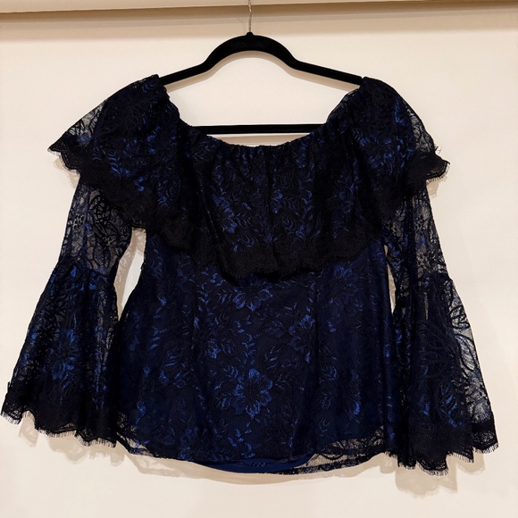 Gently used one time, beautiful black and blue blouse, size 4, WHBM - Picture 1 of 4